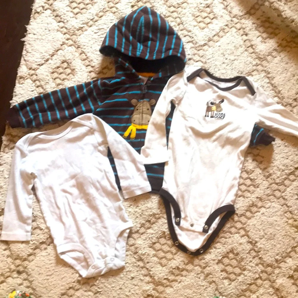 Carters moose bundle 12-18 mos hoodie‎ onesies